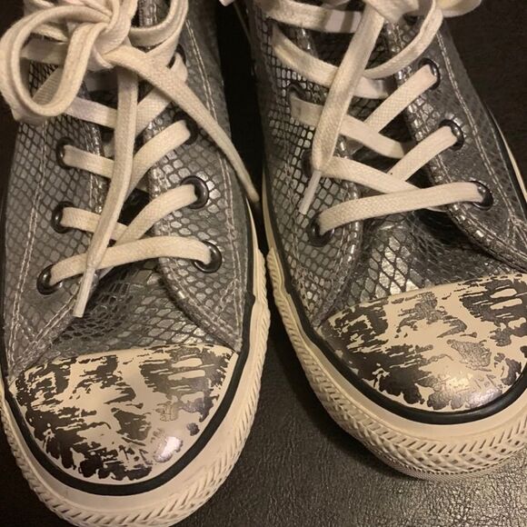 Converse
Snake Print High Top Sneaker Lifestyle Shoes Portrait Metallic - Picture 1 of 10